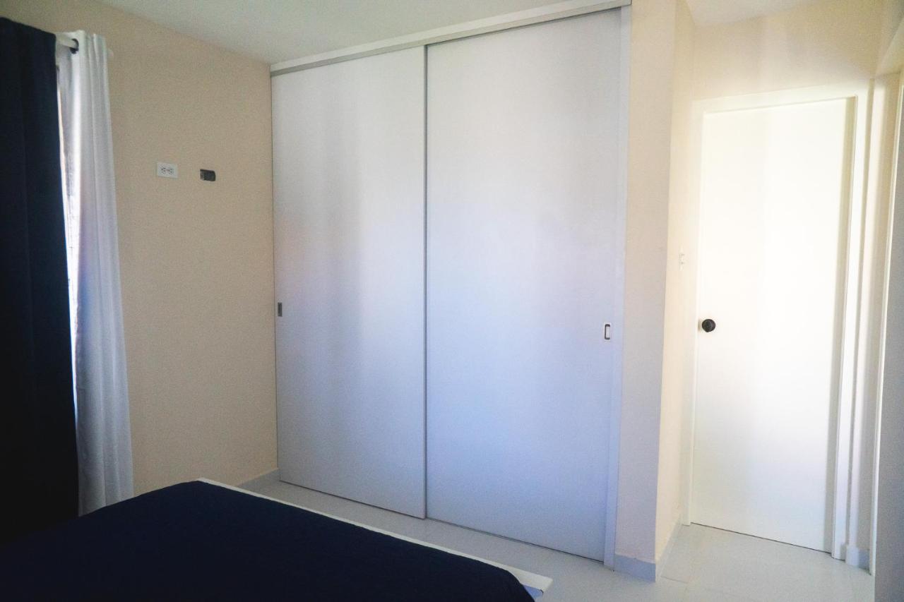 Pavia'S Centerpoint Oasis Apartman Oranjestad Kültér fotó