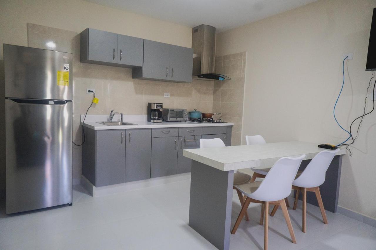 Pavia'S Centerpoint Oasis Apartman Oranjestad Kültér fotó